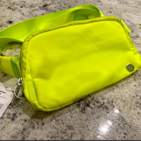 lululemon athletica Handbags - 💚Lululemon Everywhere belt bag 1l Brand New in Neon Neo crossbody